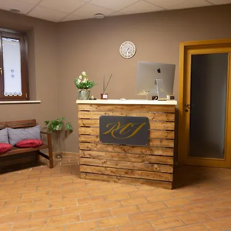 Carnevali Mj Gæstehus