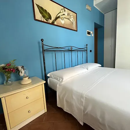 Carnevali Mj Gæstehus