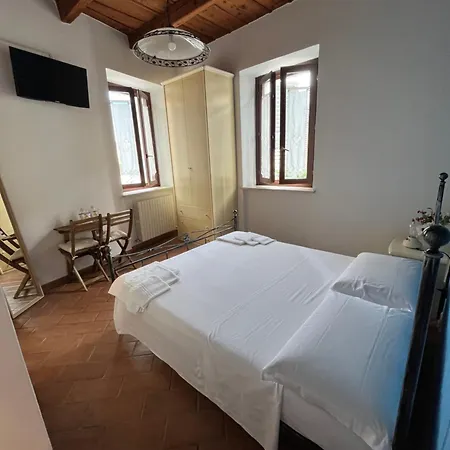 Carnevali Mj Gæstehus Loreto