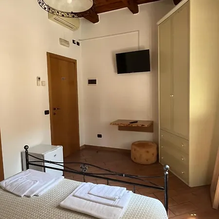 Carnevali Mj Гостевой дом Лорето